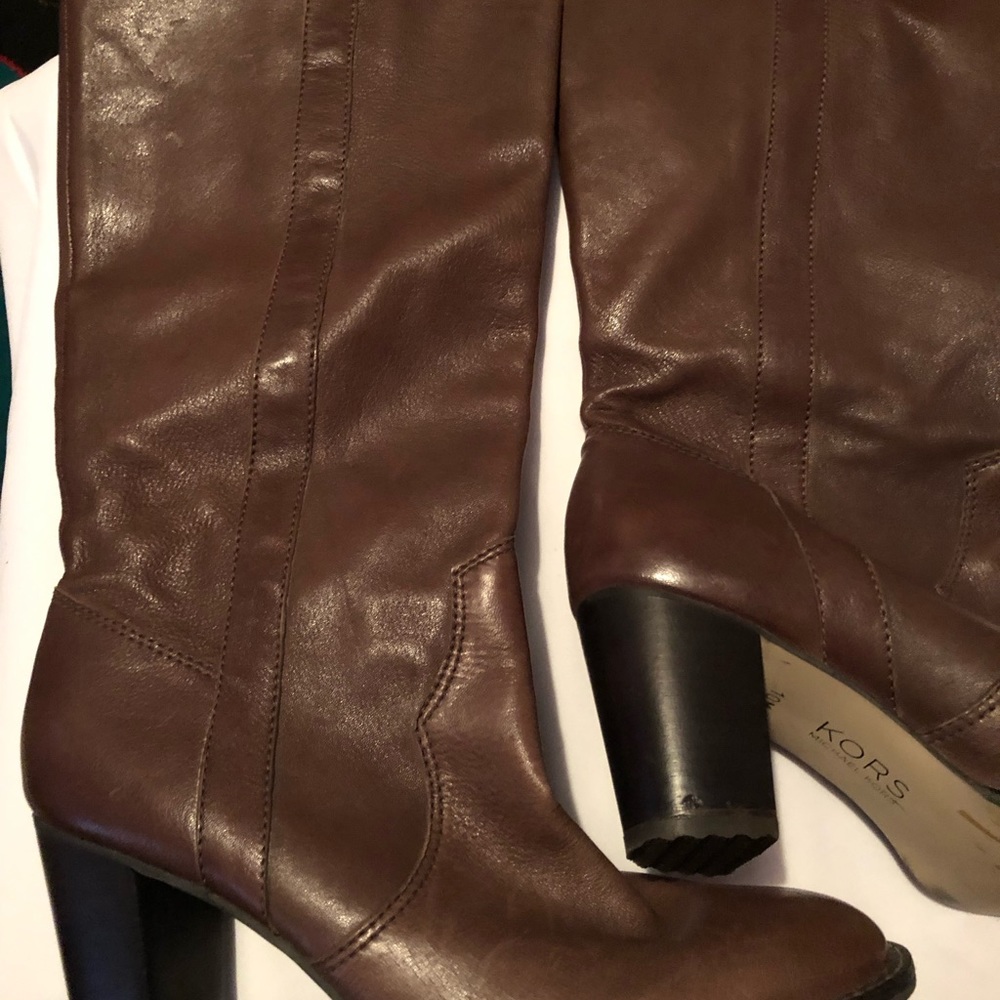 Michael Kors midcalf  brown leather boots. - Picture 2 of 3